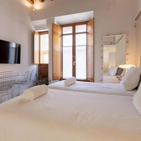 Hernando Colon Deluxe Suite By Valcambre Seville Exterior photo