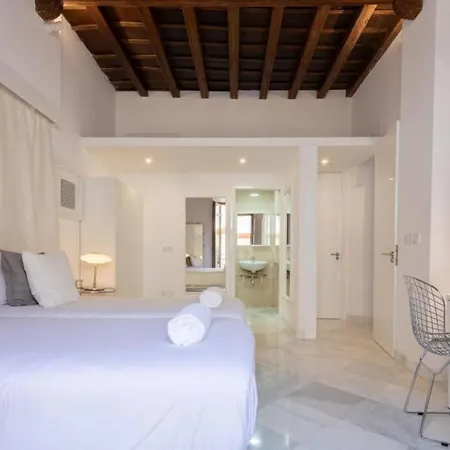 Hernando Colon Deluxe Suite By Valcambre Seville Exterior photo